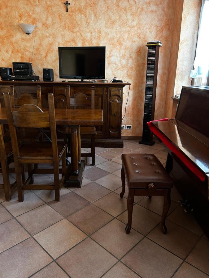 Вилла Spicchio Di Langa - Casa Indipendente Tra Le Vigne E Le Alpi Belvedere Langhe Экстерьер фото